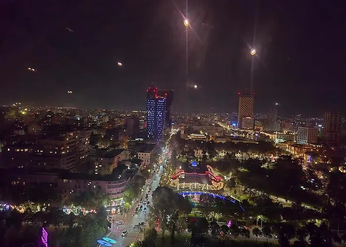 Pink Hub No 2 In The Heart Of تيرانا