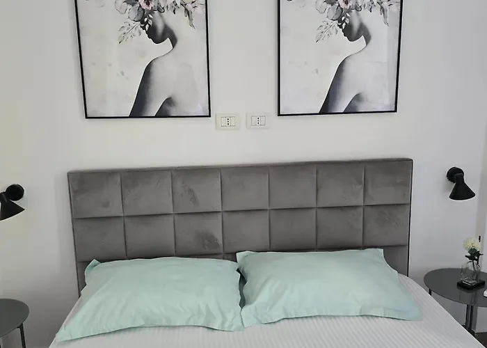 Pink Hub No 2 In The Heart Of تيرانا